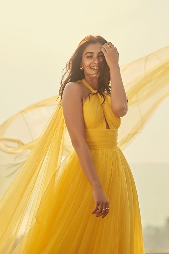 Vivacious Clicks Of Pooja Hegde In Yellow 10