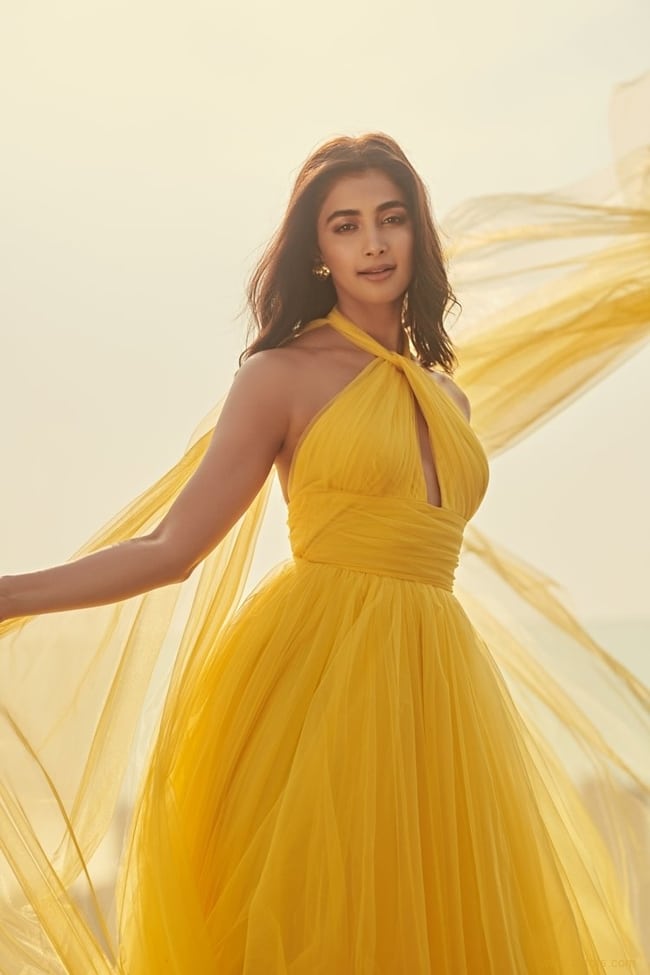 Vivacious Clicks Of Pooja Hegde In Yellow 13 1