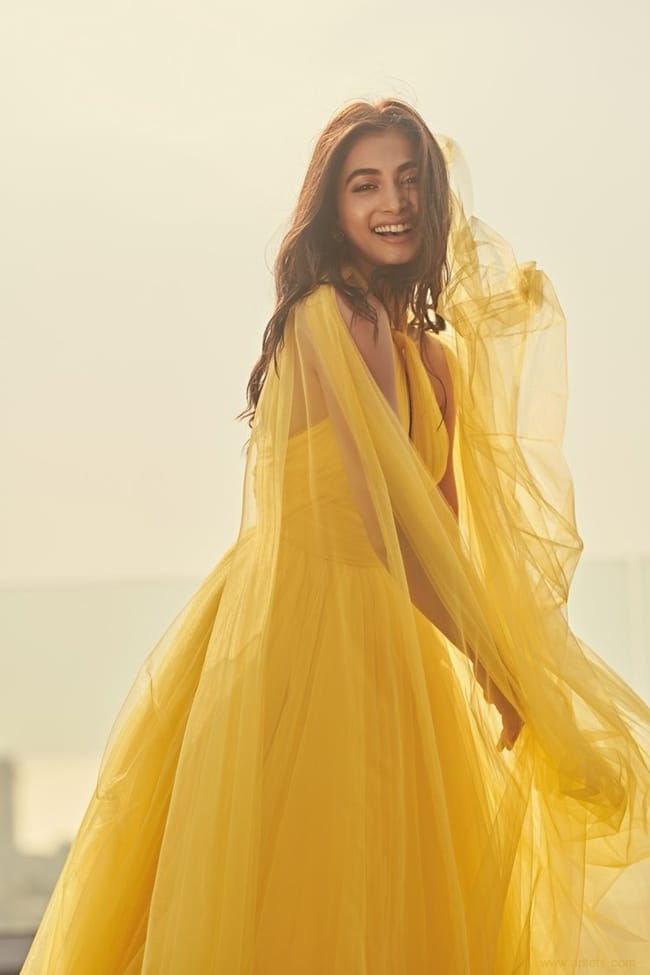 Vivacious Clicks Of Pooja Hegde In Yellow 6