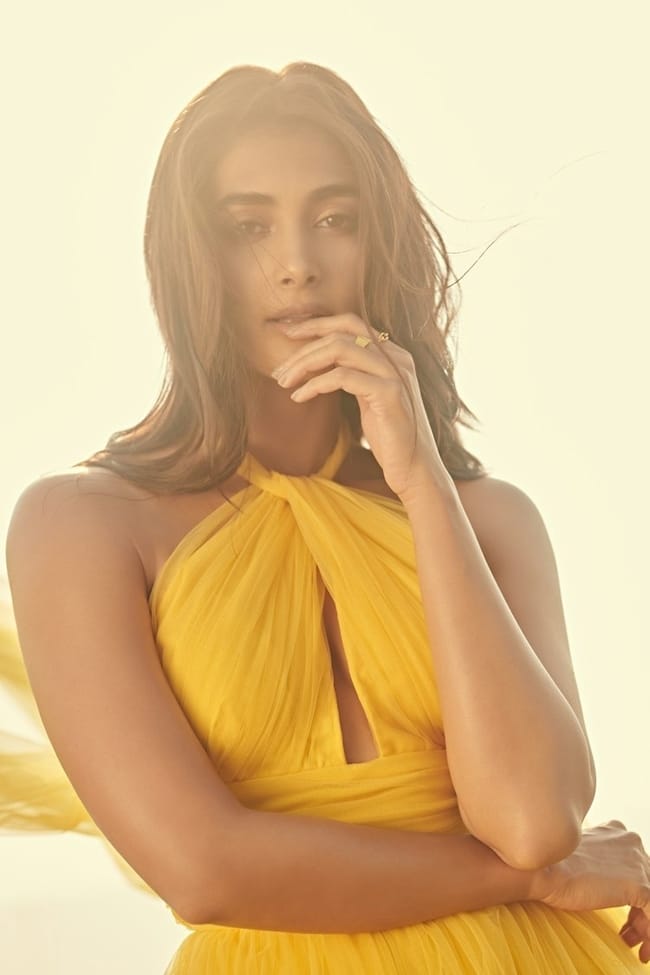 Vivacious Clicks Of Pooja Hegde In Yellow 8